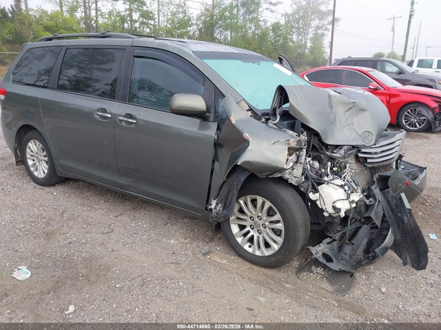 Auction sale of the 2011 Toyota Sienna Xle, vin: 5TDYK3DC8BS172733, lot number: 44714660