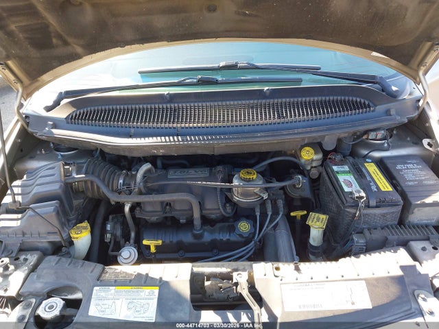 44714703 :رقم المزاد ، 2C8GP74L72R548415 vin ، 2002 Chrysler Town & Country Ex مزاد بيع