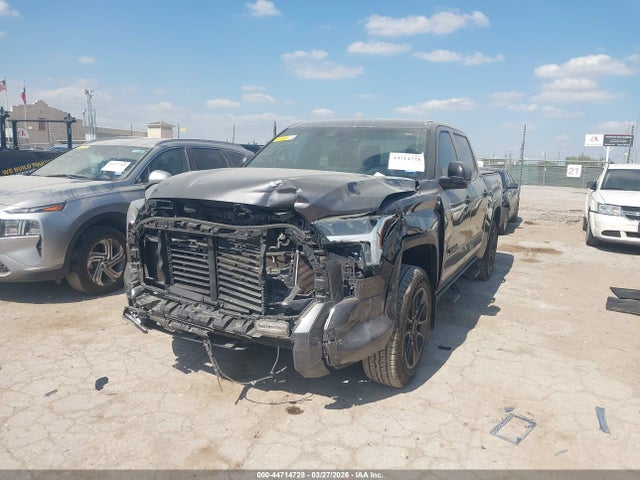 Toyota Tundra Sr5 2025 5TFLA5AB2SX042557 Image 2
