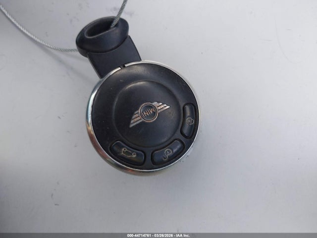 2011 MINI COOPER WMWSU3C59BTX97112 Photo 10