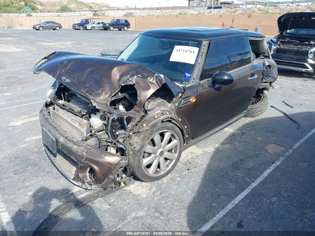 2011 MINI COOPER WMWSU3C59BTX97112 Photo 1