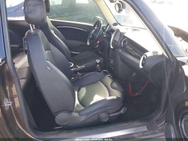 2011 MINI COOPER WMWSU3C59BTX97112 Photo 4