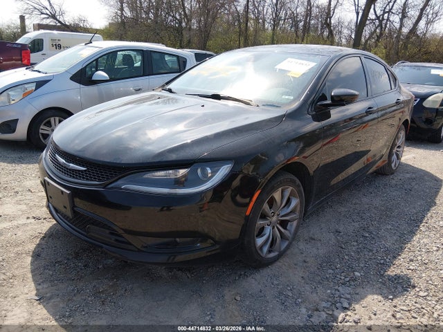 44714832 :رقم المزاد ، 1C3CCCDG5FN618072 vin ، 2015 Chrysler 200 S مزاد بيع