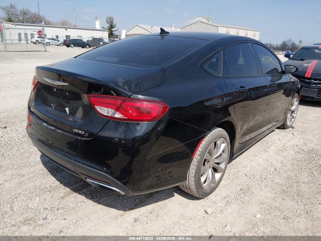 44714832 :رقم المزاد ، 1C3CCCDG5FN618072 vin ، 2015 Chrysler 200 S مزاد بيع