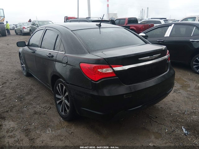 2014 CHRYSLER 200 1C3CCBBG0EN178886 Photo 2