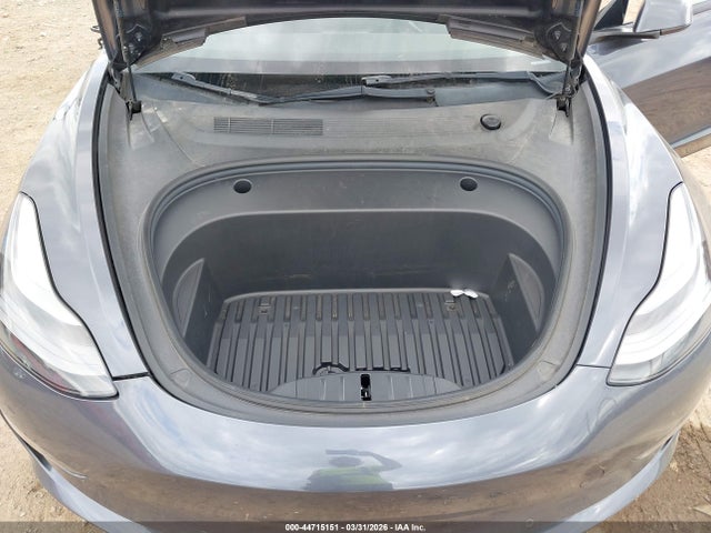 44715151 :رقم المزاد ، 5YJ3E1EB9NF183339 vin ، 2022 Tesla Model 3 Long Range Dual Motor All-wheel Drive مزاد بيع