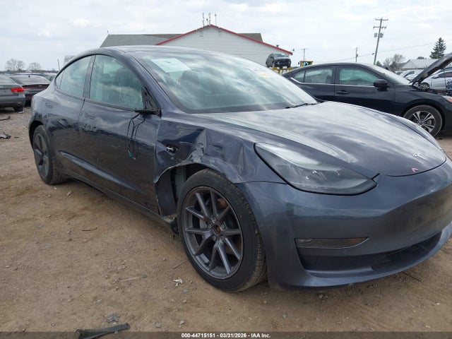 44715151 :رقم المزاد ، 5YJ3E1EB9NF183339 vin ، 2022 Tesla Model 3 Long Range Dual Motor All-wheel Drive مزاد بيع