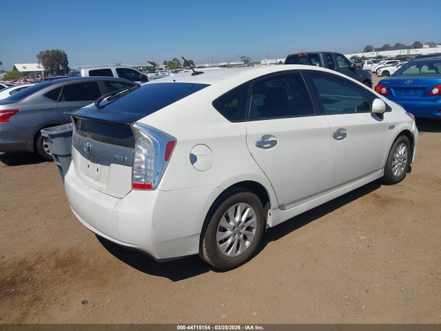 Toyota PRIUS PLUG-IN 2014 JTDKN3DP8E3063839 Image 4