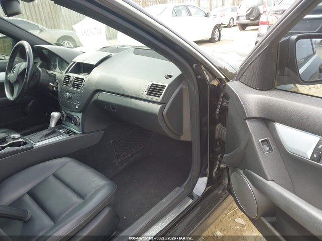 2008 Mercedes-benz C 300 Luxury 4matic/sport 4matic მანქანა იყიდება აუქციონზე, vin: WDDGF81X68F102666, აუქციონის ნომერი: 44715163