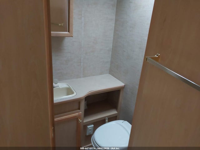 2004 Jayco Jay Feather Lgt Seri მანქანა იყიდება აუქციონზე, vin: 1UJBJ02M441JZ0164, აუქციონის ნომერი: 44715174