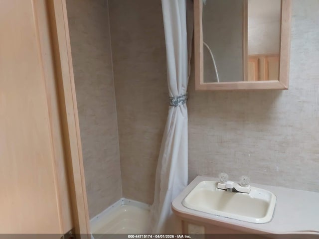 2004 Jayco Jay Feather Lgt Seri მანქანა იყიდება აუქციონზე, vin: 1UJBJ02M441JZ0164, აუქციონის ნომერი: 44715174