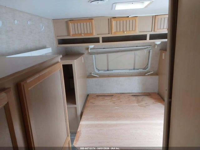 2004 Jayco Jay Feather Lgt Seri მანქანა იყიდება აუქციონზე, vin: 1UJBJ02M441JZ0164, აუქციონის ნომერი: 44715174
