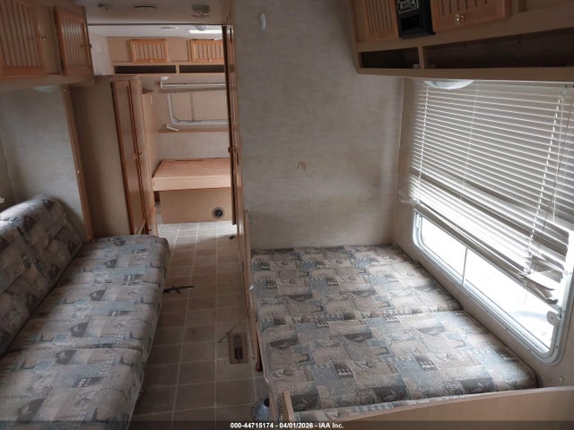 2004 Jayco Jay Feather Lgt Seri მანქანა იყიდება აუქციონზე, vin: 1UJBJ02M441JZ0164, აუქციონის ნომერი: 44715174