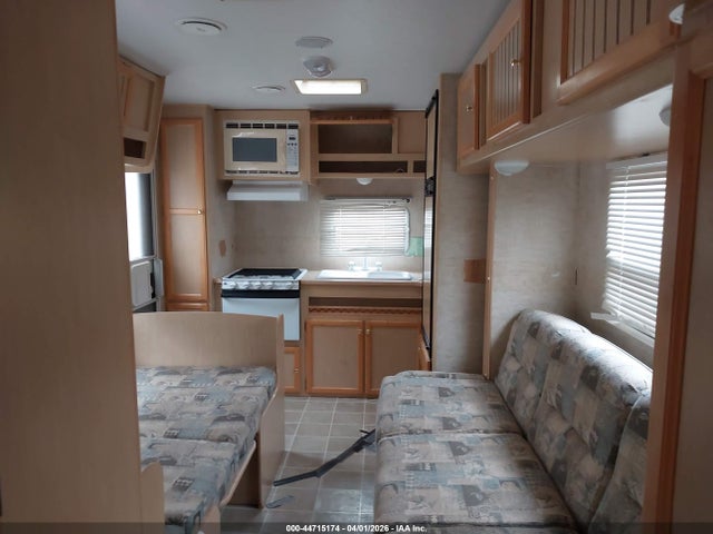 2004 Jayco Jay Feather Lgt Seri მანქანა იყიდება აუქციონზე, vin: 1UJBJ02M441JZ0164, აუქციონის ნომერი: 44715174