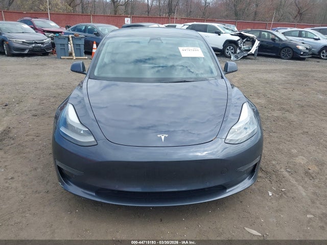 Продажа на аукционе авто 2022 Tesla Model 3 Rear-wheel Drive, vin: 5YJ3E1EAXNF111993, номер лота: 44715193