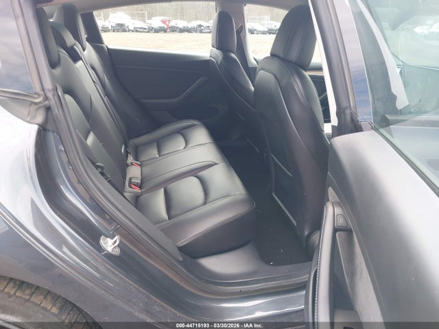 Продажа на аукционе авто 2022 Tesla Model 3 Rear-wheel Drive, vin: 5YJ3E1EAXNF111993, номер лота: 44715193