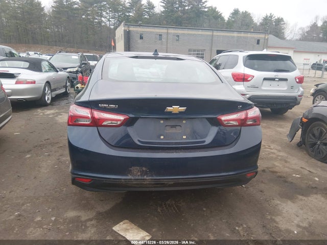 1G1ZD5ST2NF178490 Chevrolet Malibu Fwd Lt