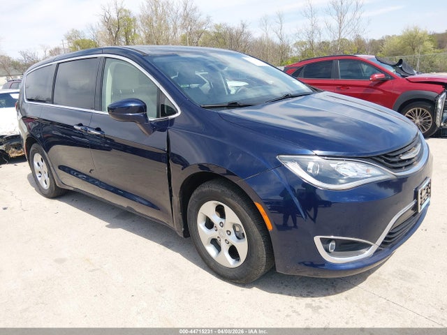 Продажа на аукционе авто 2018 Chrysler Pacifica Hybrid Touring Plus, vin: 2C4RC1H78JR194743, номер лота: 44715231