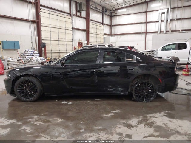 2C3CDXBGXJH129711 Dodge Charger Sxt Rwd