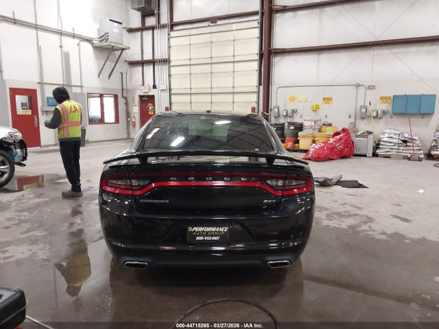2C3CDXBGXJH129711 Dodge Charger Sxt Rwd