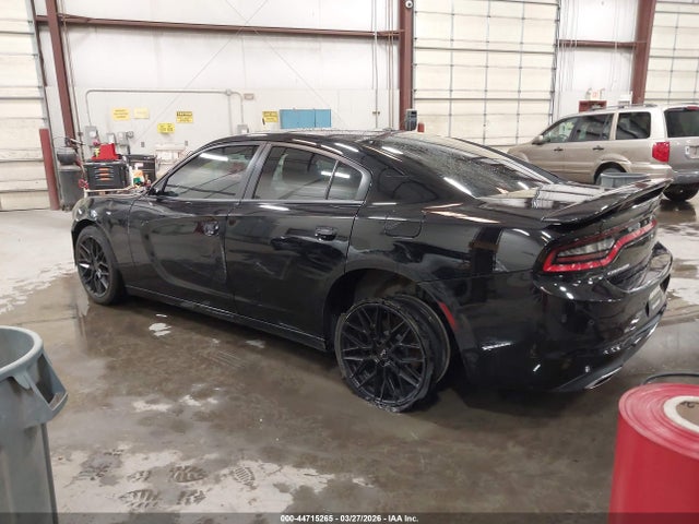 2C3CDXBGXJH129711 Dodge Charger Sxt Rwd