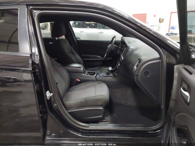 2C3CDXBGXJH129711 Dodge Charger Sxt Rwd