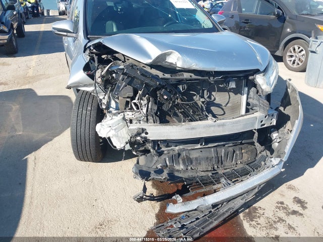 Toyota Highlander Le Plus 2018 5TDBZRFH4JS834061 Image 6