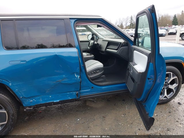 2023 RIVIAN R1S 7PDSGBBA6PN024296 Photo 4