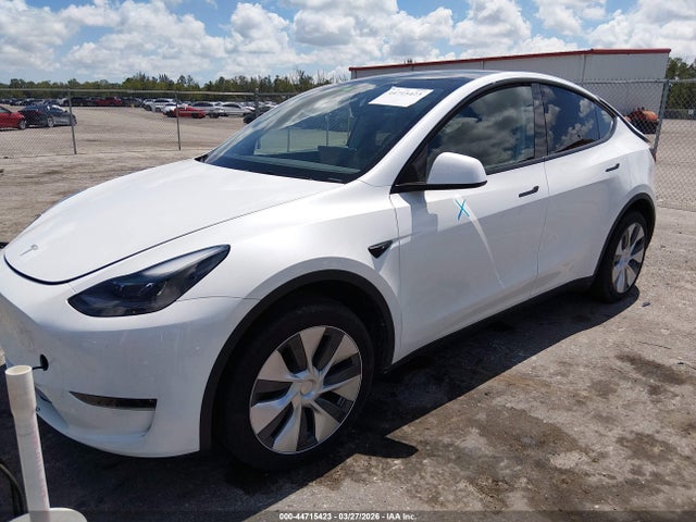 2024 TESLA MODEL Y 7SAYGDEE2RA239834 Photo 1