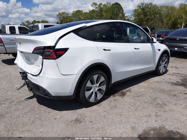 2024 TESLA MODEL Y 7SAYGDEE2RA239834 Photo 3