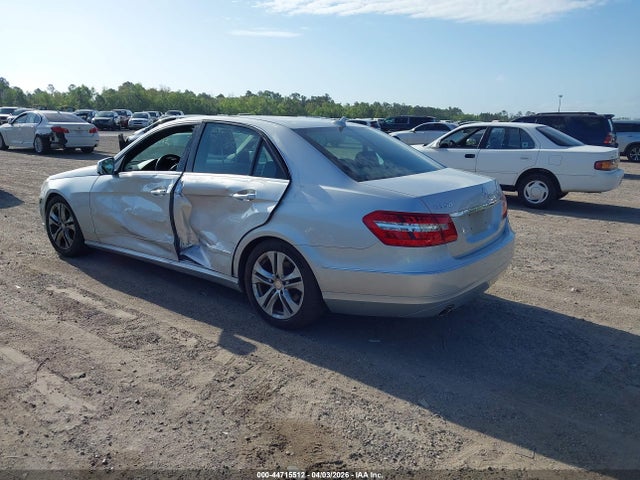 2011 MERCEDES-BENZ E 350 WDDHF5GB7BA505221 Photo 2