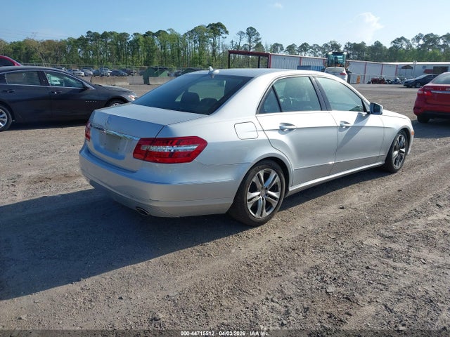 2011 MERCEDES-BENZ E 350 WDDHF5GB7BA505221 Photo 3