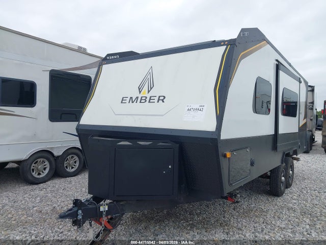7RVTV2247NA000888 Ember Overland