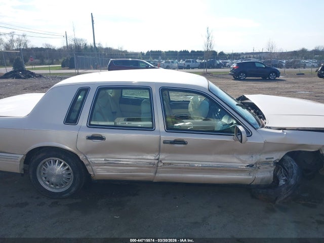 Aukcja sprzedaży 1997 Lincoln Town Car Cartier, vin: 1LNLM83W2VY748608, numer aukcji: 44715574