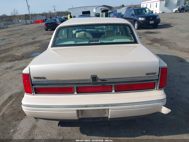 Aukcja sprzedaży 1997 Lincoln Town Car Cartier, vin: 1LNLM83W2VY748608, numer aukcji: 44715574