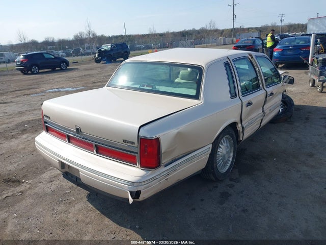 Aukcja sprzedaży 1997 Lincoln Town Car Cartier, vin: 1LNLM83W2VY748608, numer aukcji: 44715574