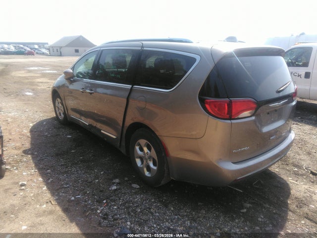 2017 CHRYSLER PACIFICA 2C4RC1EG0HR660194 Photo 2