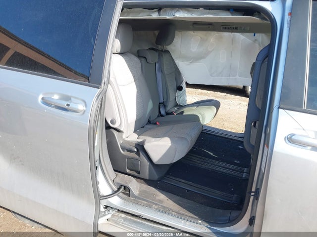 44715634 :رقم المزاد ، 5TDKRKEC9NS126861 vin ، 2022 Toyota Sienna Le مزاد بيع
