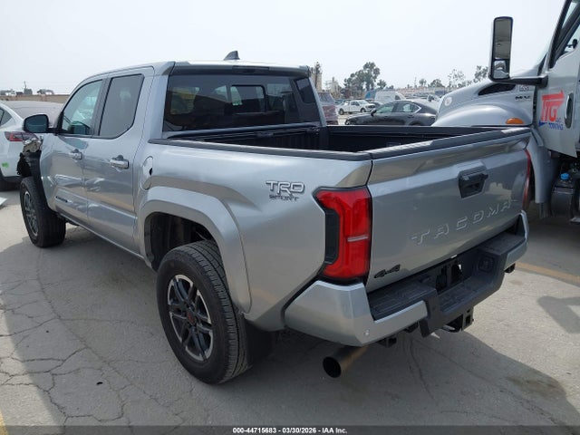 2024 TOYOTA TACOMA 3TMLB5JN9RM017310 Photo 2