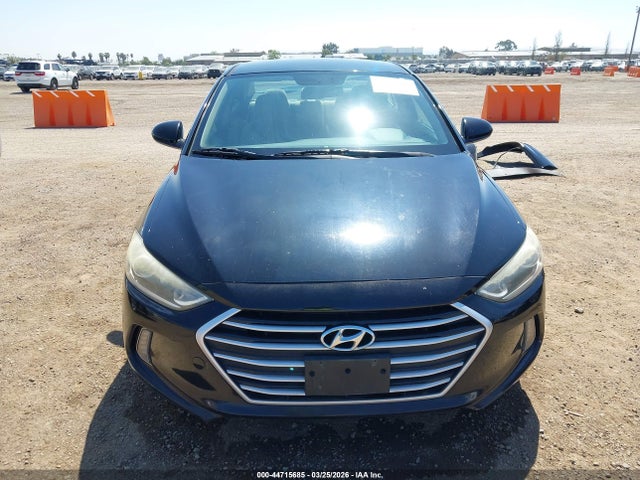 KMHD84LF7HU164492 Hyundai ELANTRA SE