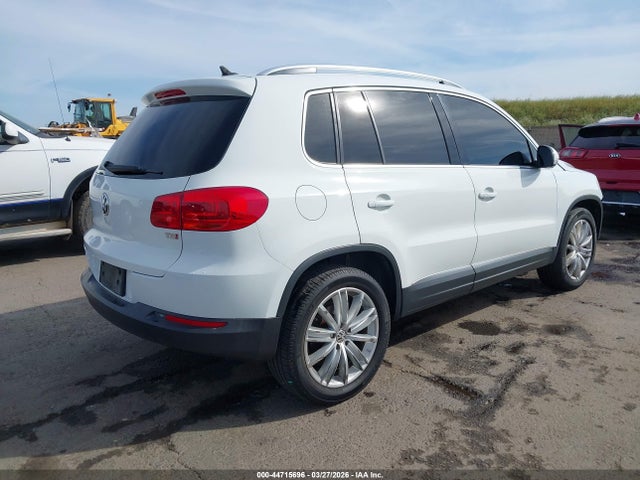 WVGAV7AX0GW597339 Volkswagen TIGUAN SE