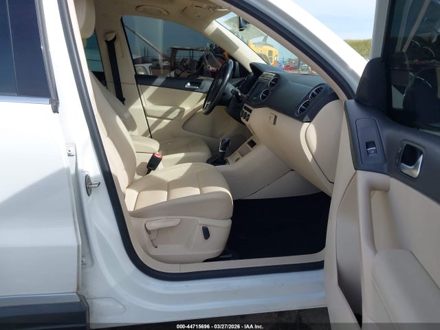 WVGAV7AX0GW597339 Volkswagen TIGUAN SE