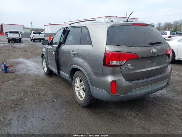 2015 KIA SORENTO 5XYKT4A77FG592213 Photo 2