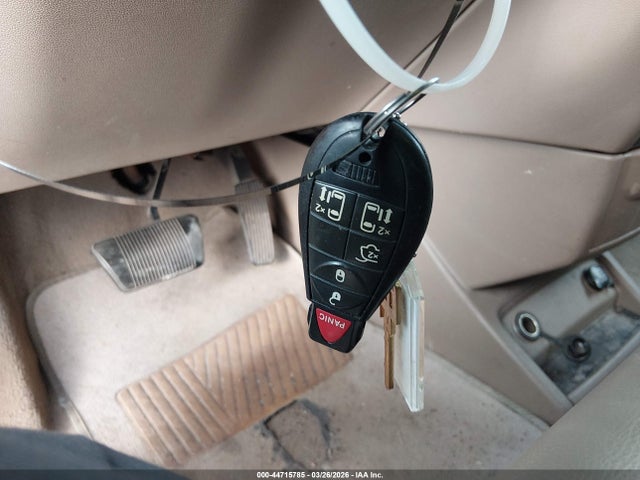 2012 Volkswagen Routan Se მანქანა იყიდება აუქციონზე, vin: 2C4RVABG6CR136345, აუქციონის ნომერი: 44715785