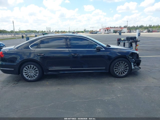 2017 Volkswagen Passat 1.8t Se მანქანა იყიდება აუქციონზე, vin: 1VWBT7A37HC033487, აუქციონის ნომერი: 44715822