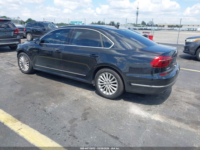 2017 Volkswagen Passat 1.8t Se მანქანა იყიდება აუქციონზე, vin: 1VWBT7A37HC033487, აუქციონის ნომერი: 44715822