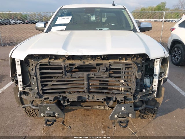 44715826 :رقم المزاد ، 3GTU2NEJ8JG207100 vin ، 2018 Gmc Sierra 1500 Slt مزاد بيع
