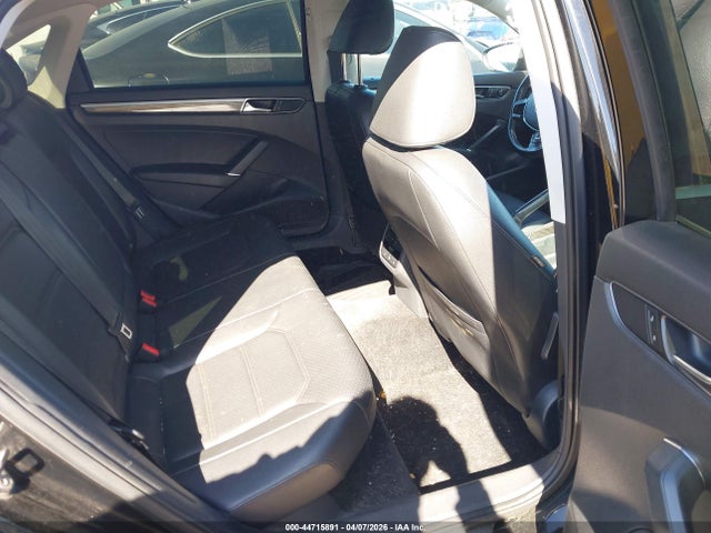 2016 Volkswagen Passat 1.8t Se მანქანა იყიდება აუქციონზე, vin: 1VWBS7A30GC063139, აუქციონის ნომერი: 44715891