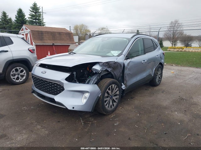 44715908 :رقم المزاد ، 1FMCU9DZ1NUB22313 vin ، 2022 Ford Escape Titanium Hybrid مزاد بيع