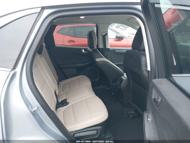 44715908 :رقم المزاد ، 1FMCU9DZ1NUB22313 vin ، 2022 Ford Escape Titanium Hybrid مزاد بيع